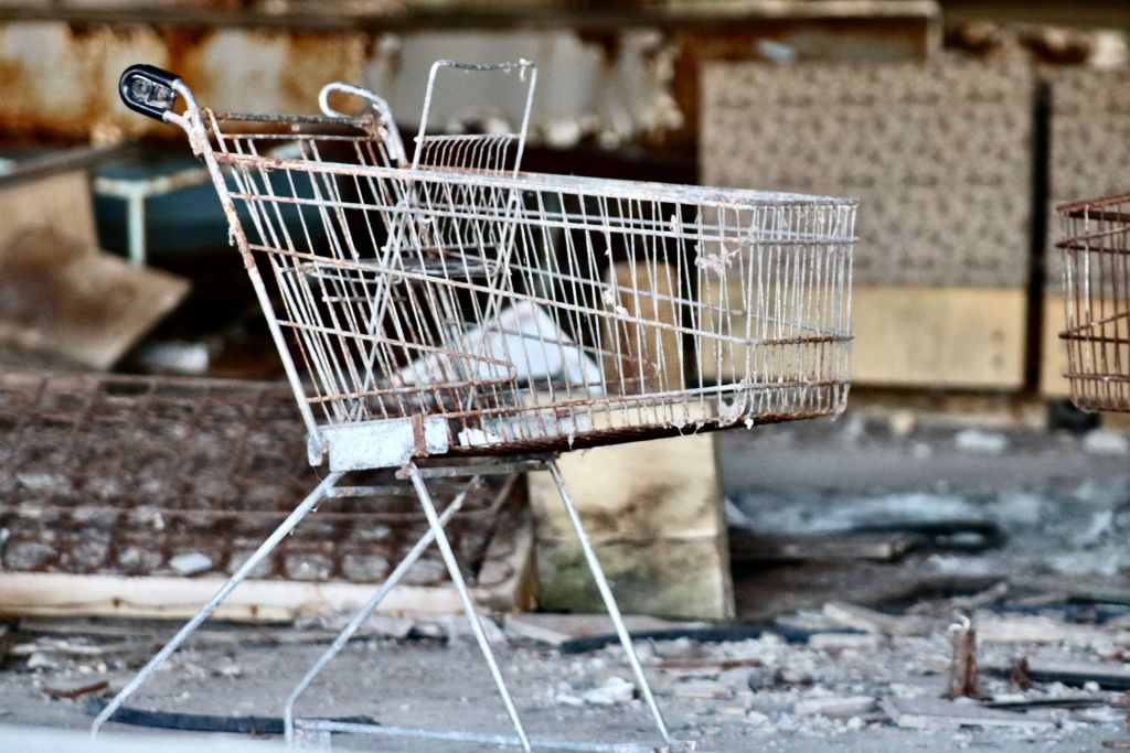 Carrinho de compras abandonado, fazendo referência a uma das métricas para e-commerce.
