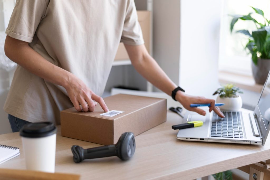 O Melhor Envio pode ajudar o lojista a oferecer fretes mais baratos e, dessa maneira, turbinar uma ação de pré-venda. (Foto: FreePik)