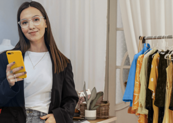 Como tirar fotos de roupas para vender: dicas de iluminação, cenário e mais