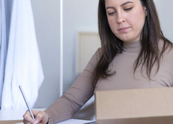 Descubra quanto custa enviar encomenda pelos Correios