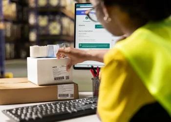 UpSeller e Melhor Envio: a parceria que vai deixar sua operação mais rápida (e o seu dia mais fácil)