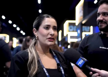 confundadores da Rainha Nativa sendo entrevistados